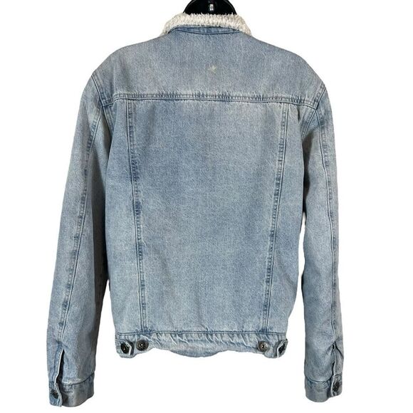 GUESS Sherpa-Lined Denim Trucker Jacket - Picture 10 of 10